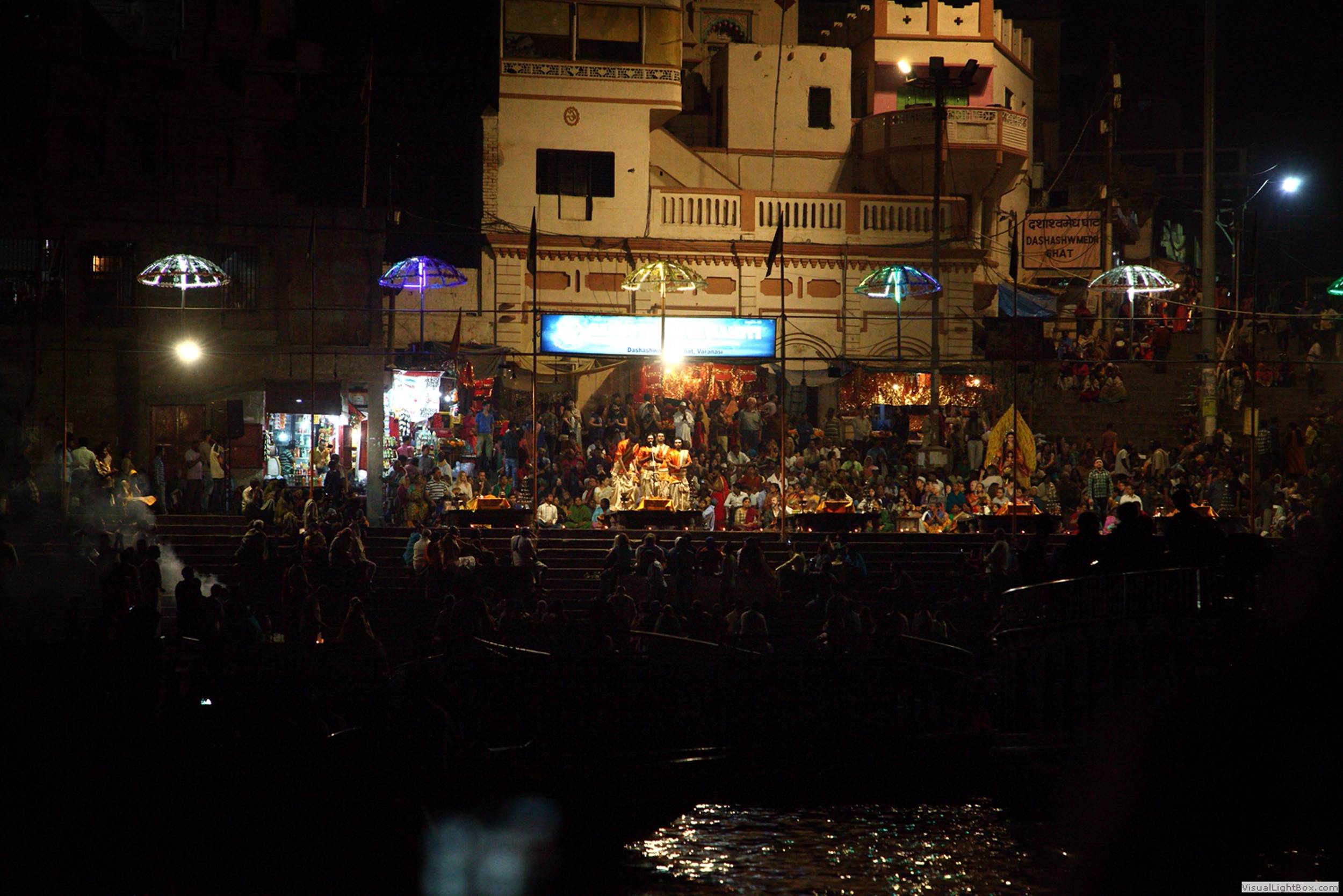 Foto Varanasi - Dal tramonto
                        all'alba