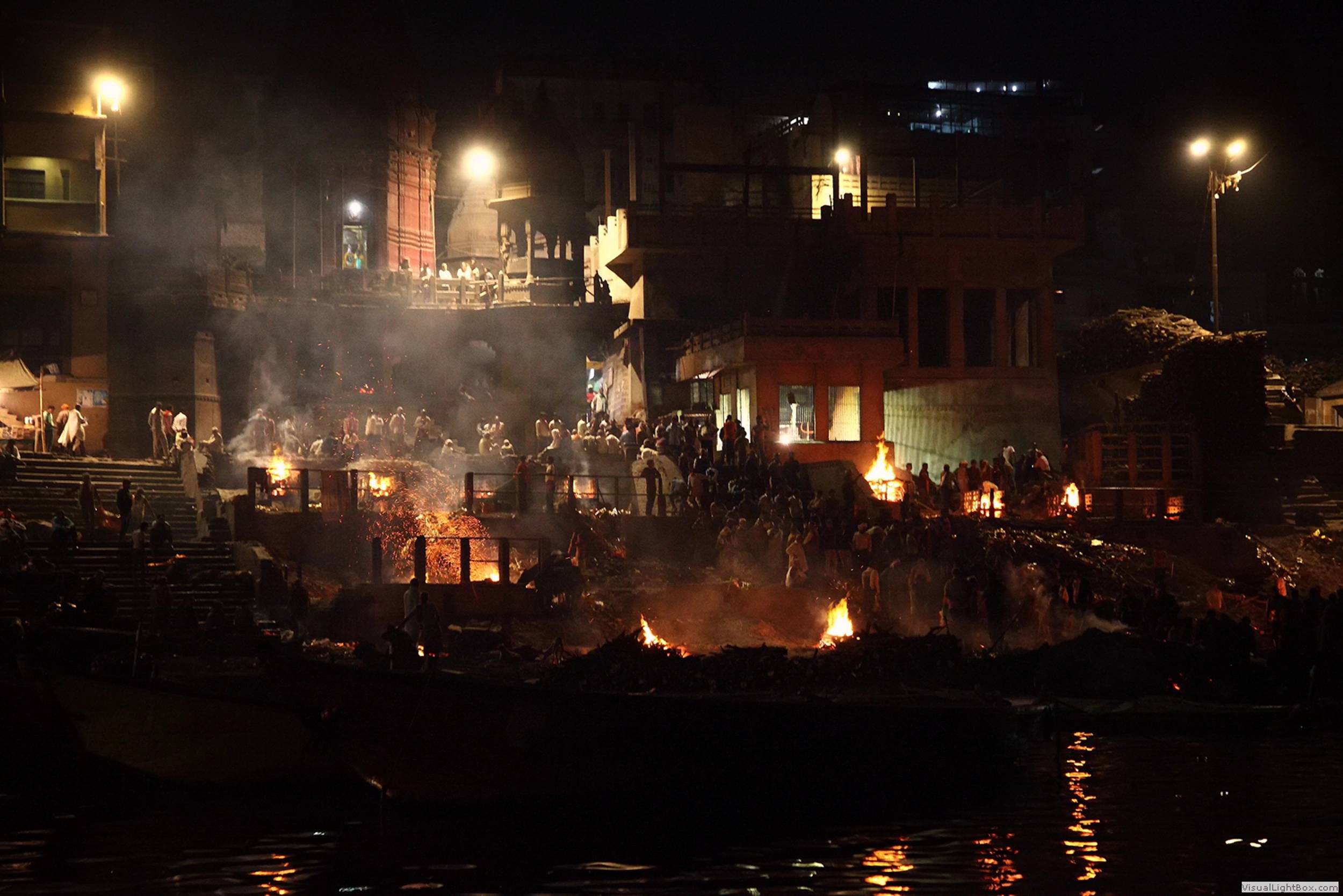 Foto Varanasi - Dal tramonto
                        all'alba