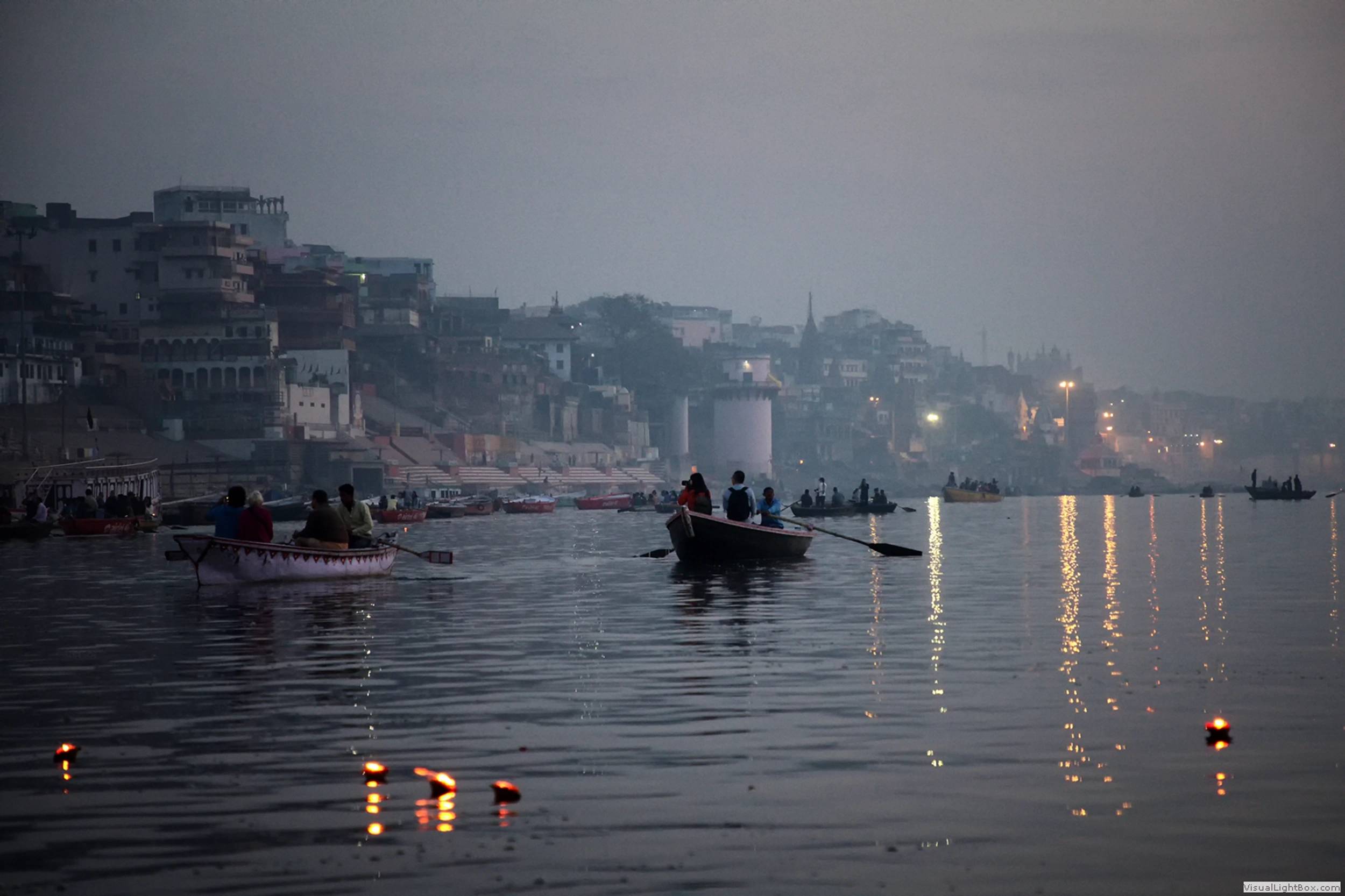 Foto Varanasi - Dal tramonto
                        all'alba