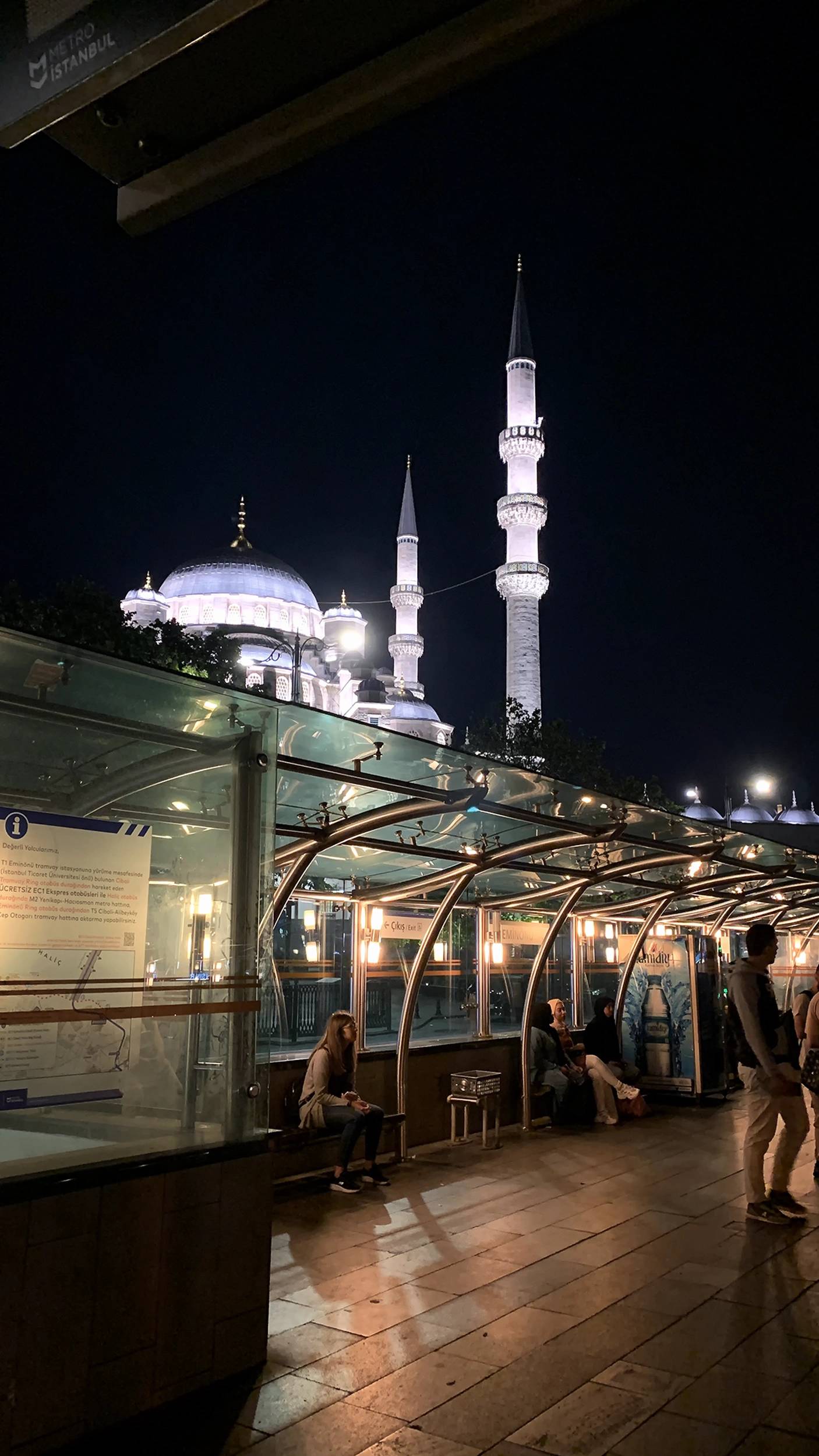 Foto Istanbul by
                        night