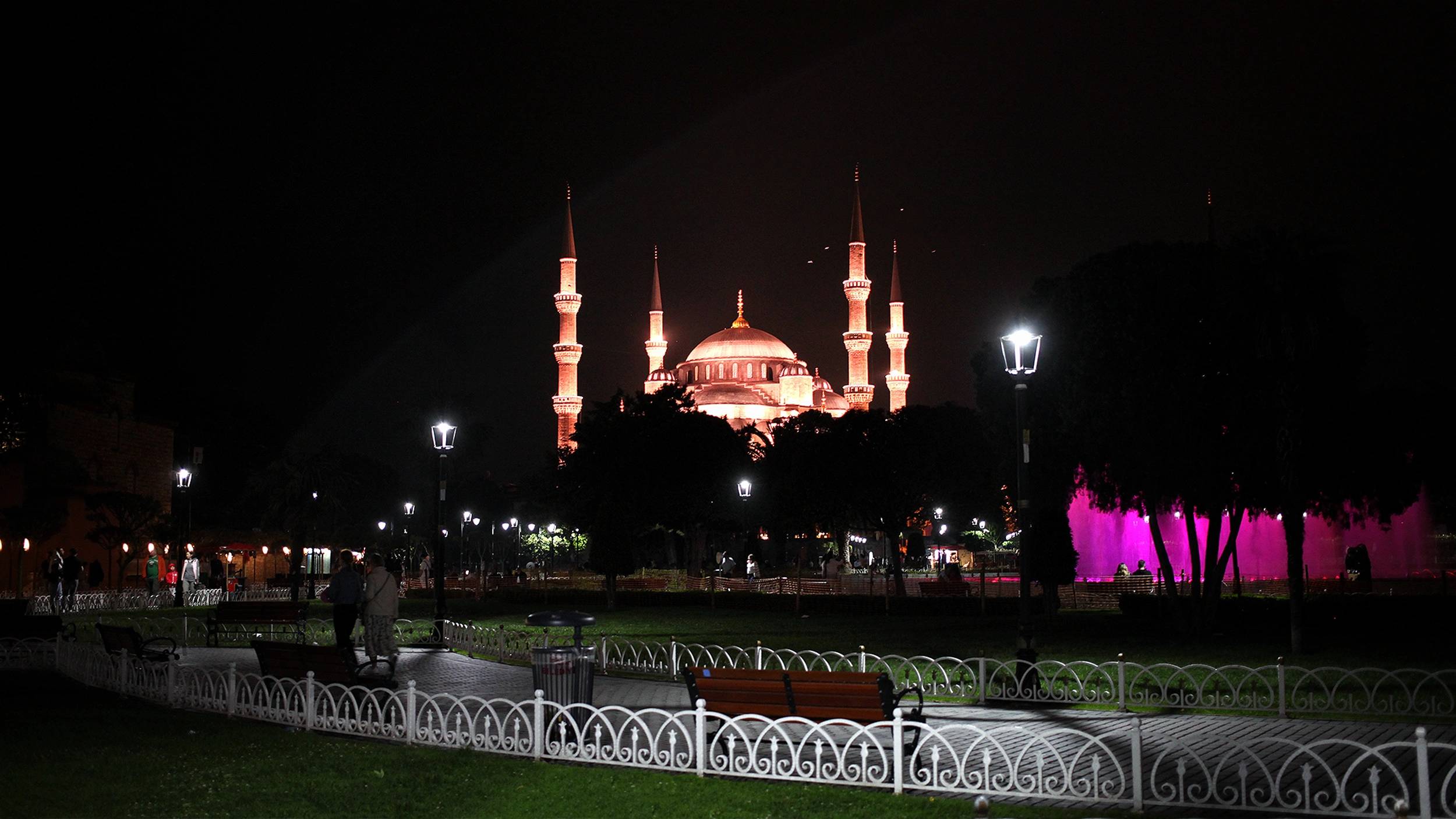 Foto Istanbul by
                        night